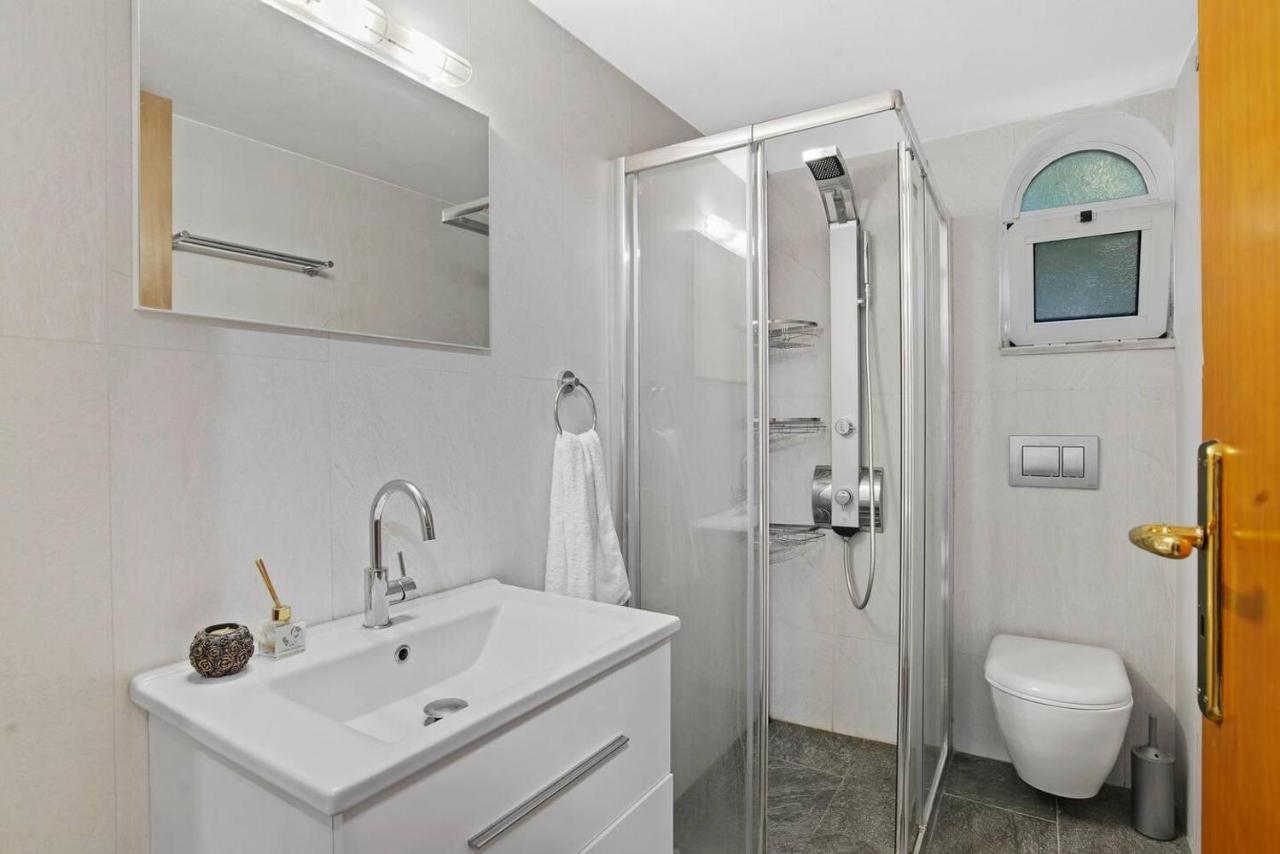 Superior Apartment - Overlooking Chania-With Pool Χανιά Εξωτερικό φωτογραφία